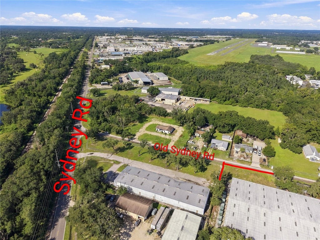 Photo of 1520 Old Sydney Road, Plant City, FL 33563 (MLS # TB8547608)