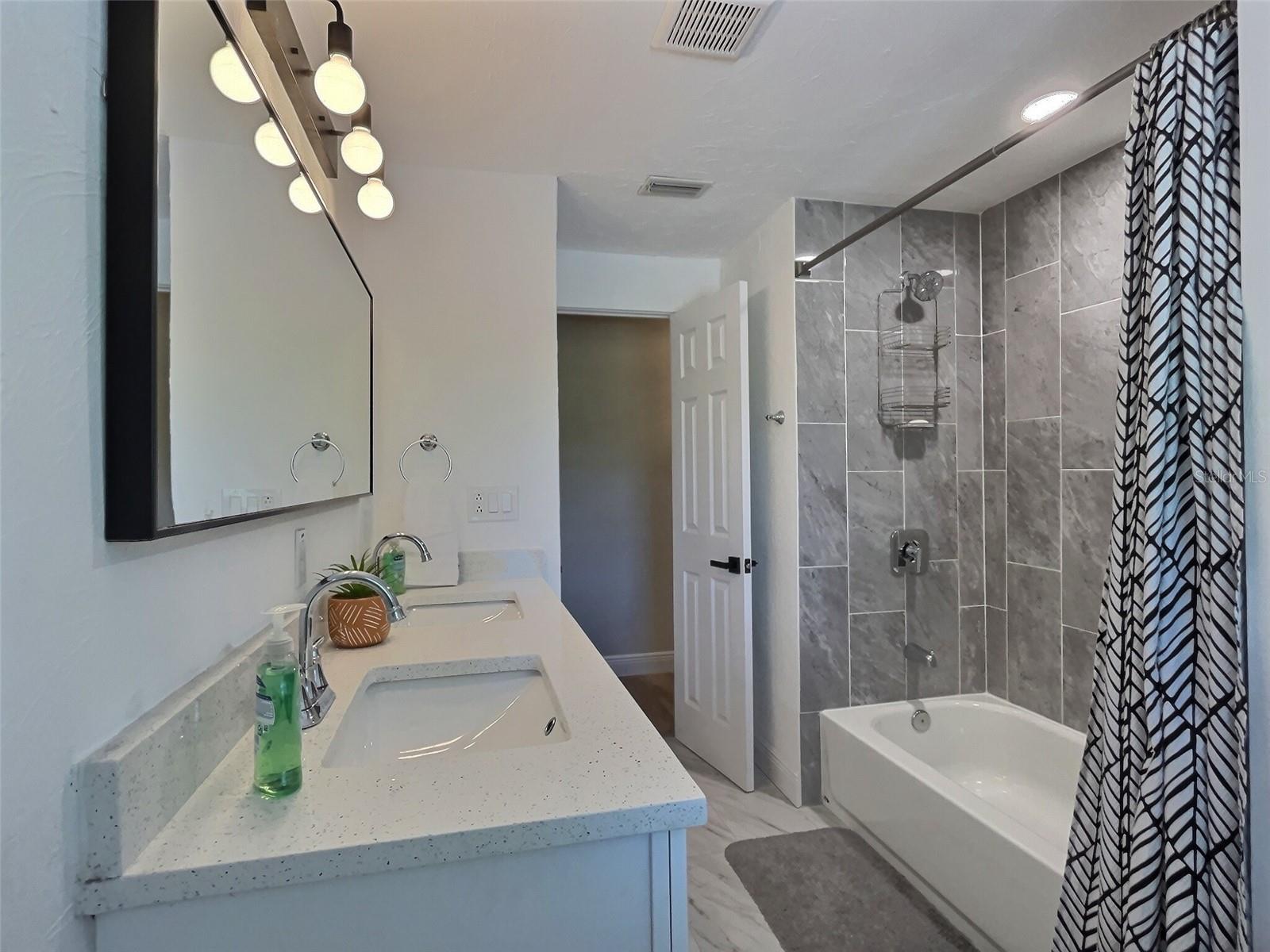 SOUTH GATE RIDGE 04 - Residential Lease