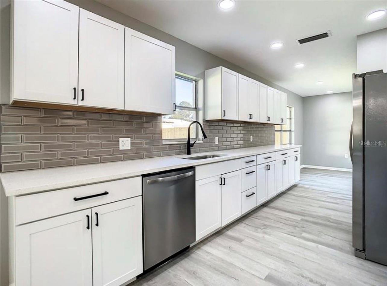 OAK MONT UNIT 05 - Residential