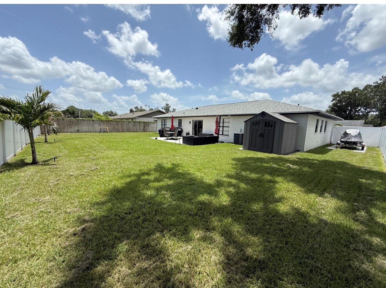 OAK MONT UNIT 05 - Residential