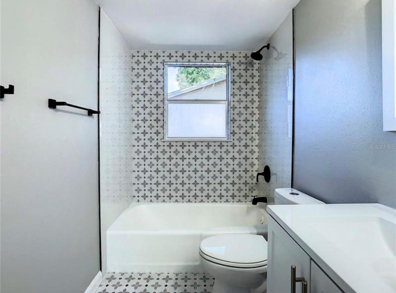 OAK MONT UNIT 05 - Residential