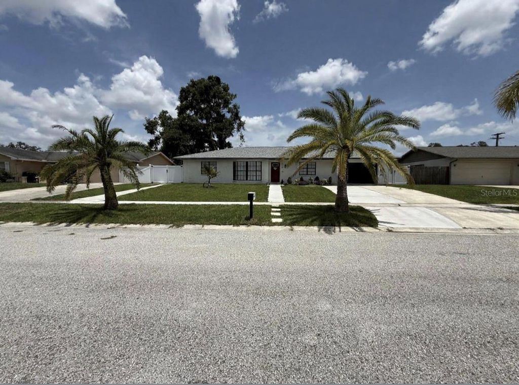 Photo of 516 E Anglewood Drive, Brandon, FL 33511 (MLS # TB8466036)