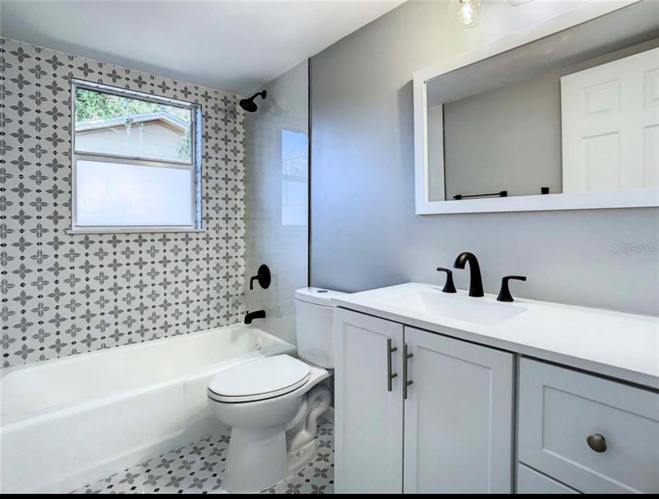 OAK MONT UNIT 05 - Residential