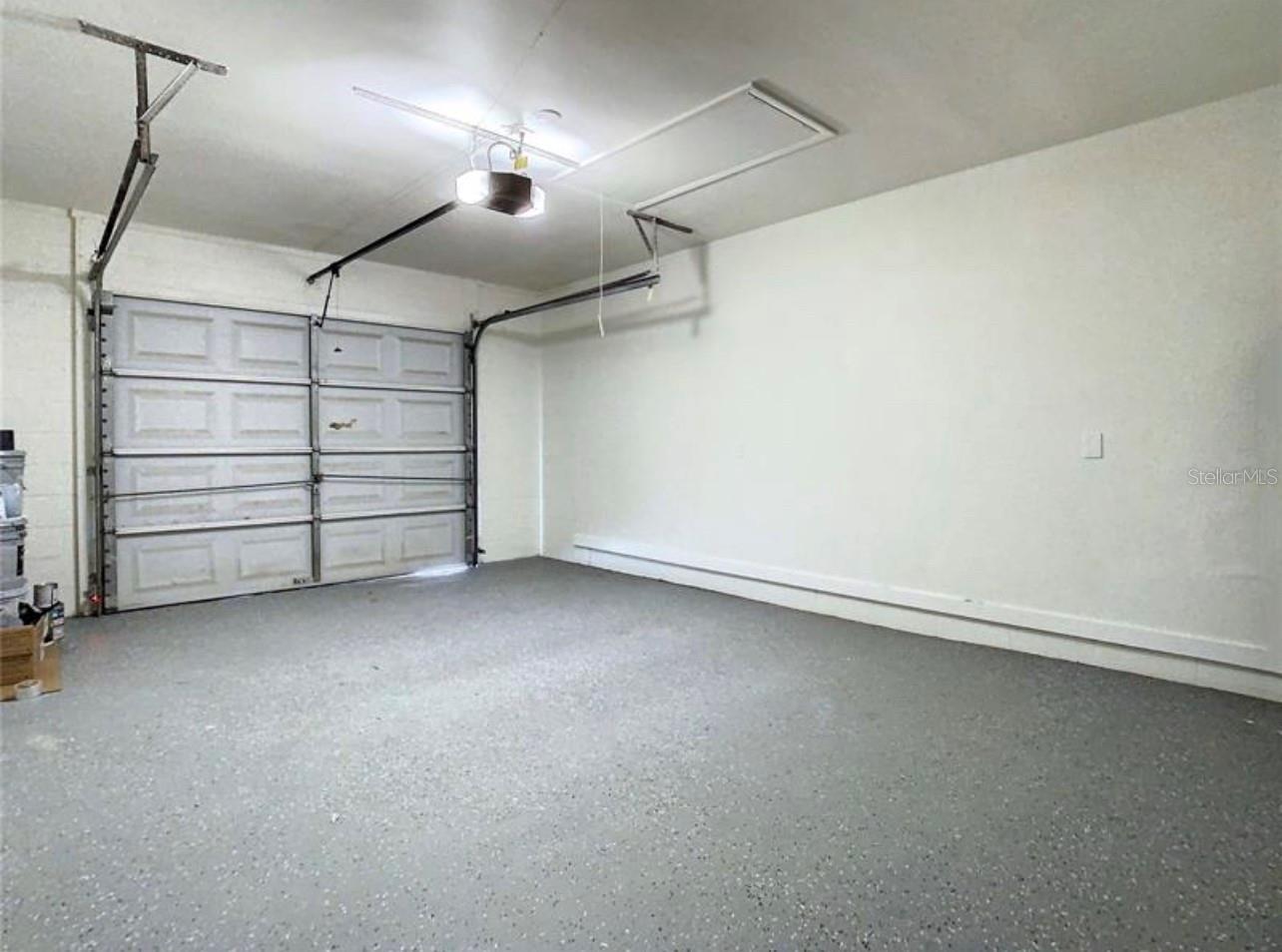 OAK MONT UNIT 05 - Residential