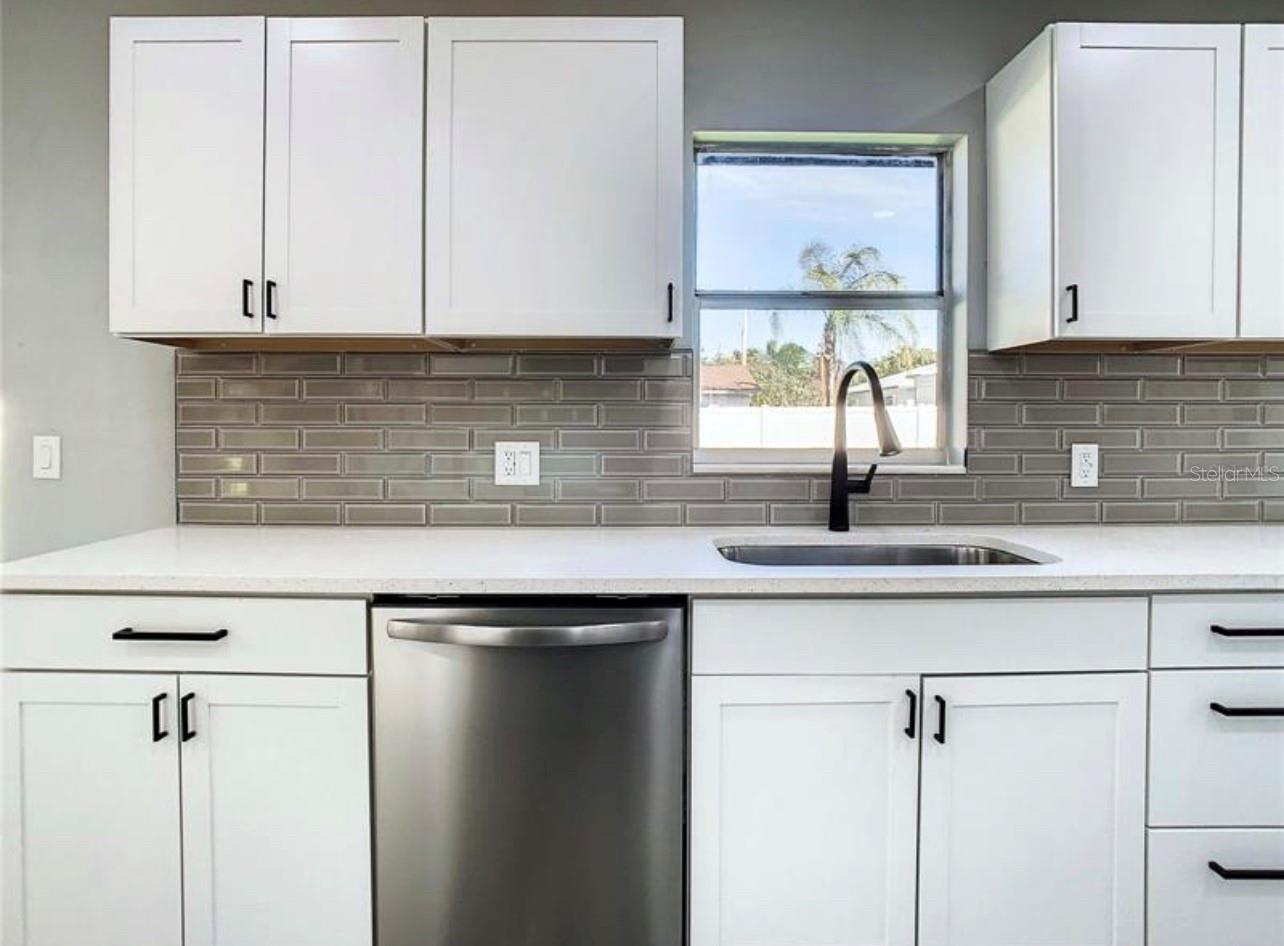 OAK MONT UNIT 05 - Residential