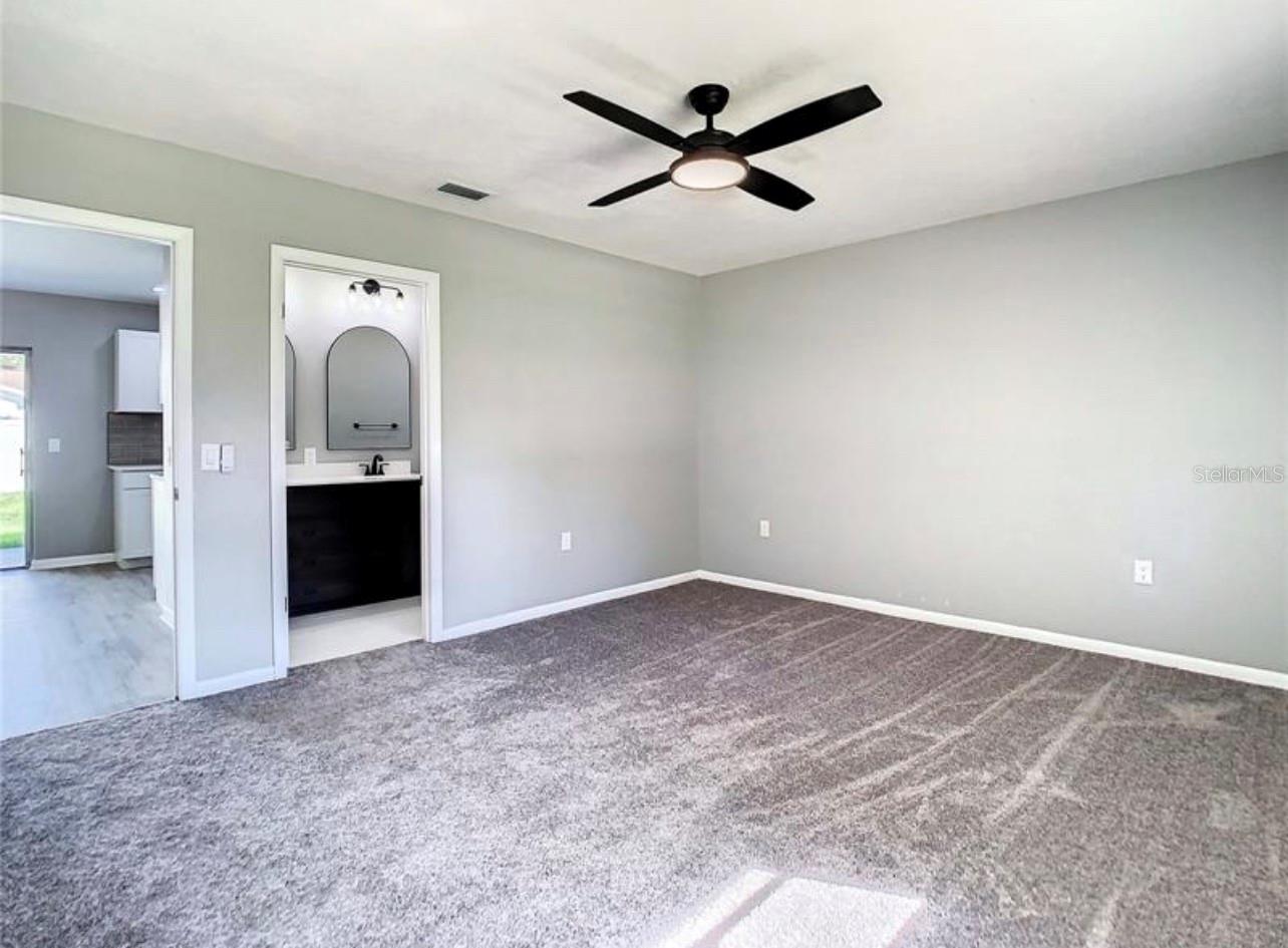 OAK MONT UNIT 05 - Residential