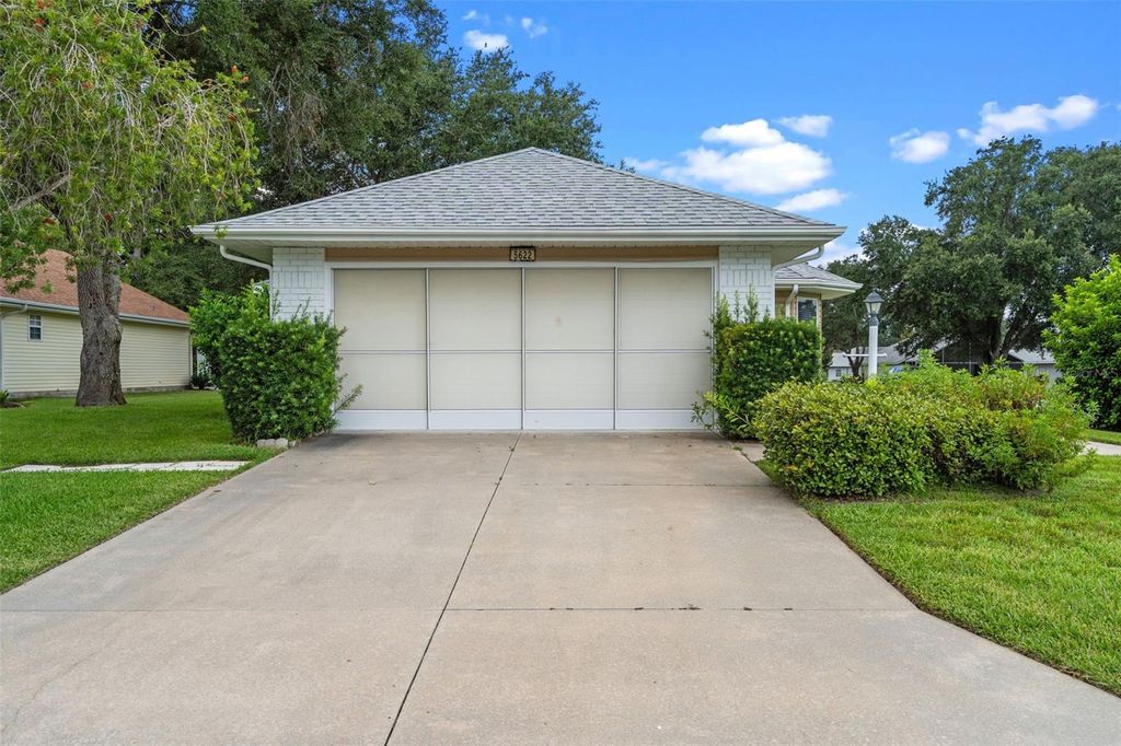 Photo of 5622 King James Avenue, Leesburg, FL 34748 (MLS # O6350301)