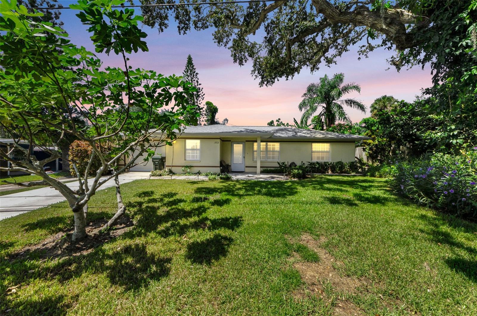 Inviting Largo Home Near the Beaches. Welcome to this well-maintained 2-bedroom, 2-bath home with a 1-car garage nestled at the end of a quiet street in a desirable non-flood zone. This home is move-in ready, offering a clean and inviting atmosphere throughout. The layout provides comfortable living with plenty of natural light and a functional floor plan.
Enjoy the convenience of being just minutes from shopping, dining, and the beautiful Gulf beaches, while still having a peaceful neighborhood setting. Whether you’re looking for a full-time residence or seasonal retreat, this home checks all the boxes.
Don’t miss the chance to own this adorable Largo home—schedule your showing today!