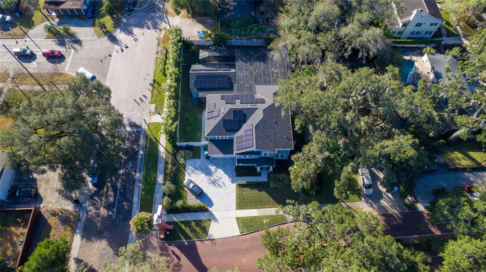 1516 LANCASTER DRIVE