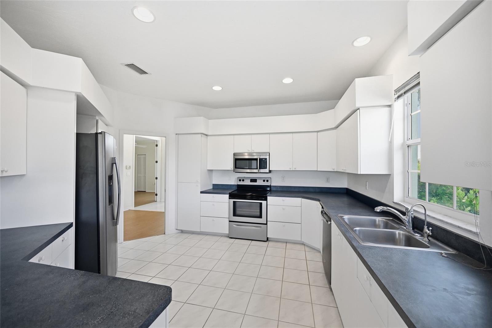 DEVONSHIRE PLACE - Residential