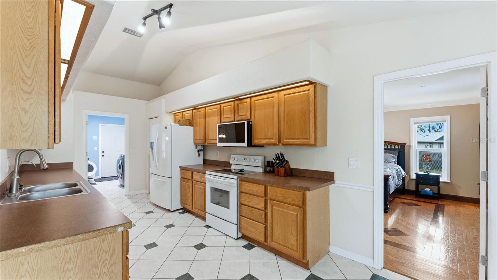 RIVER SPGS - Residential