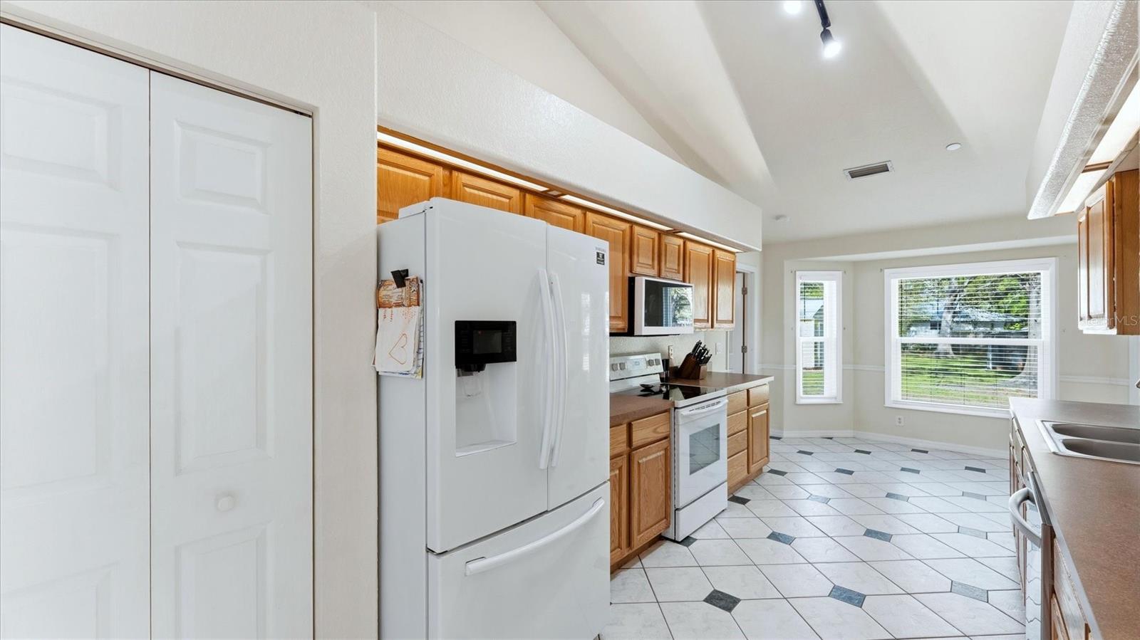 RIVER SPGS - Residential