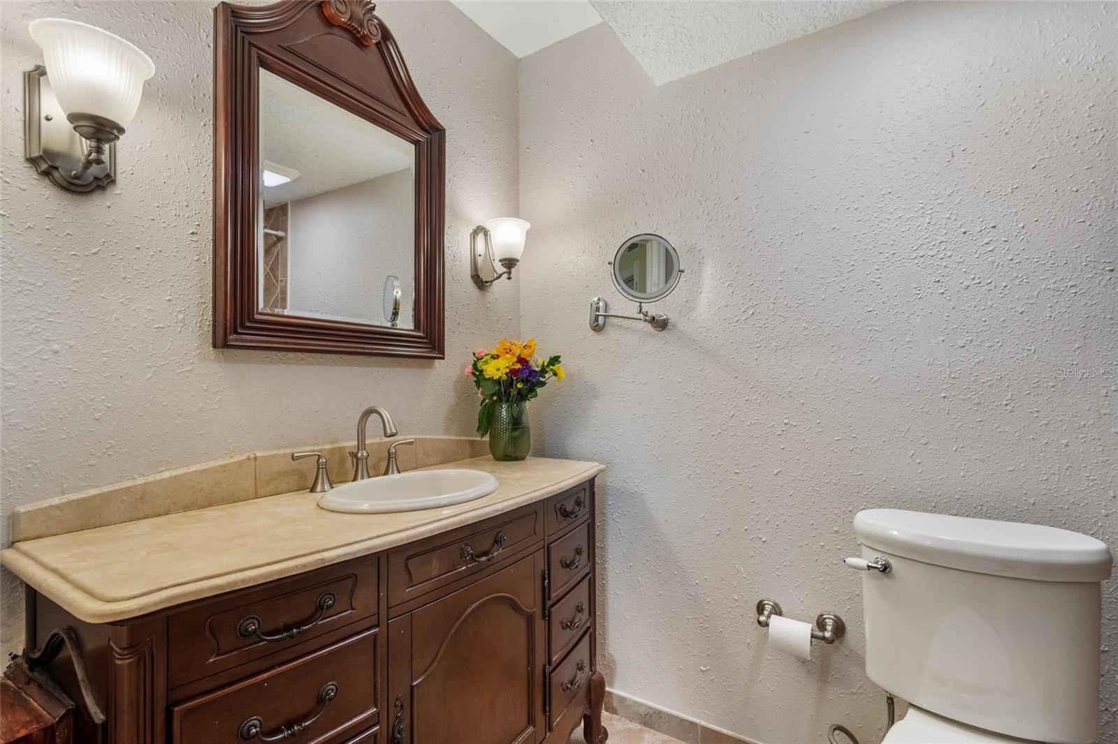 KENSINGTON PARK CONDO - Residential