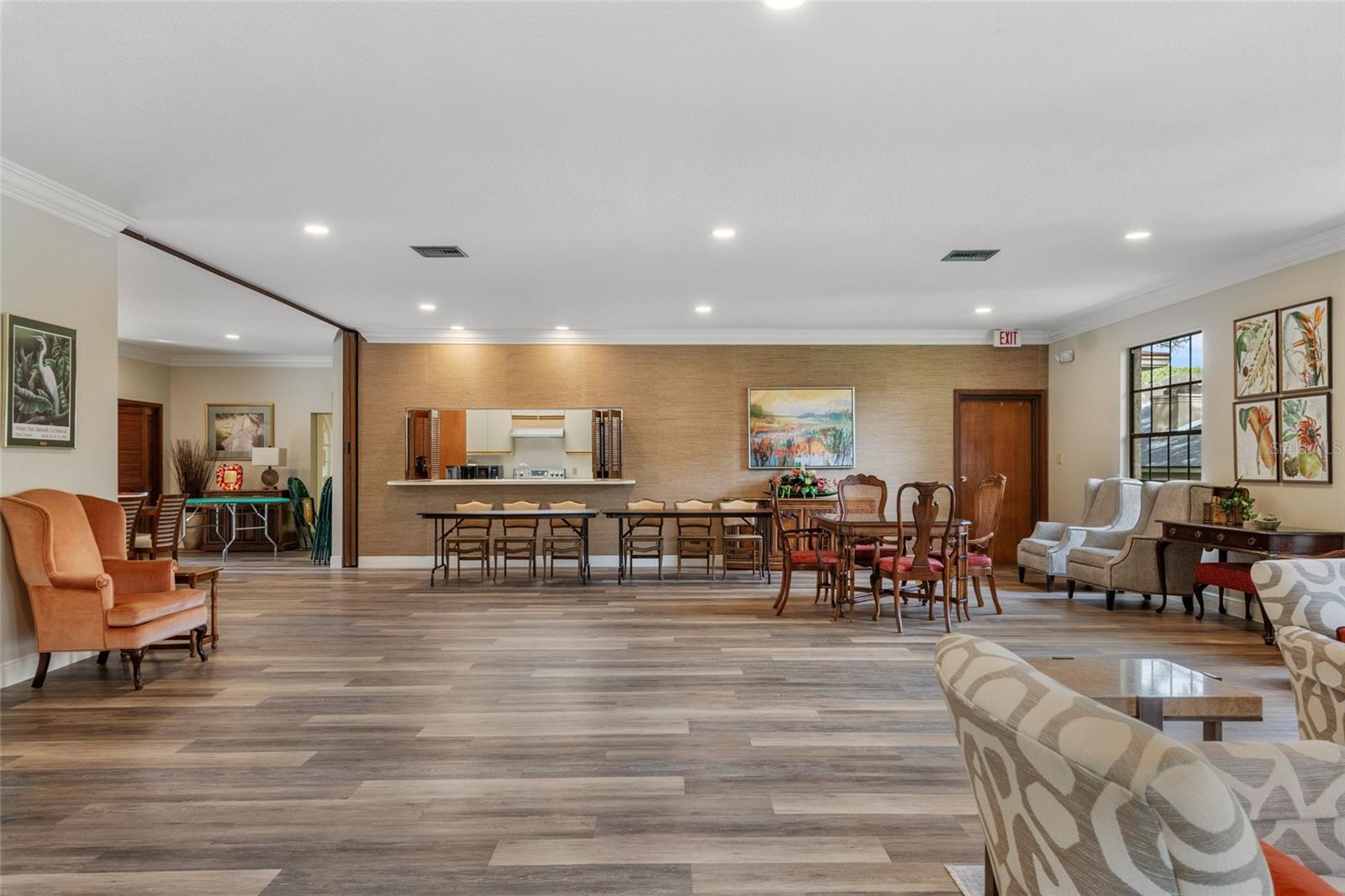 KENSINGTON PARK CONDO - Residential