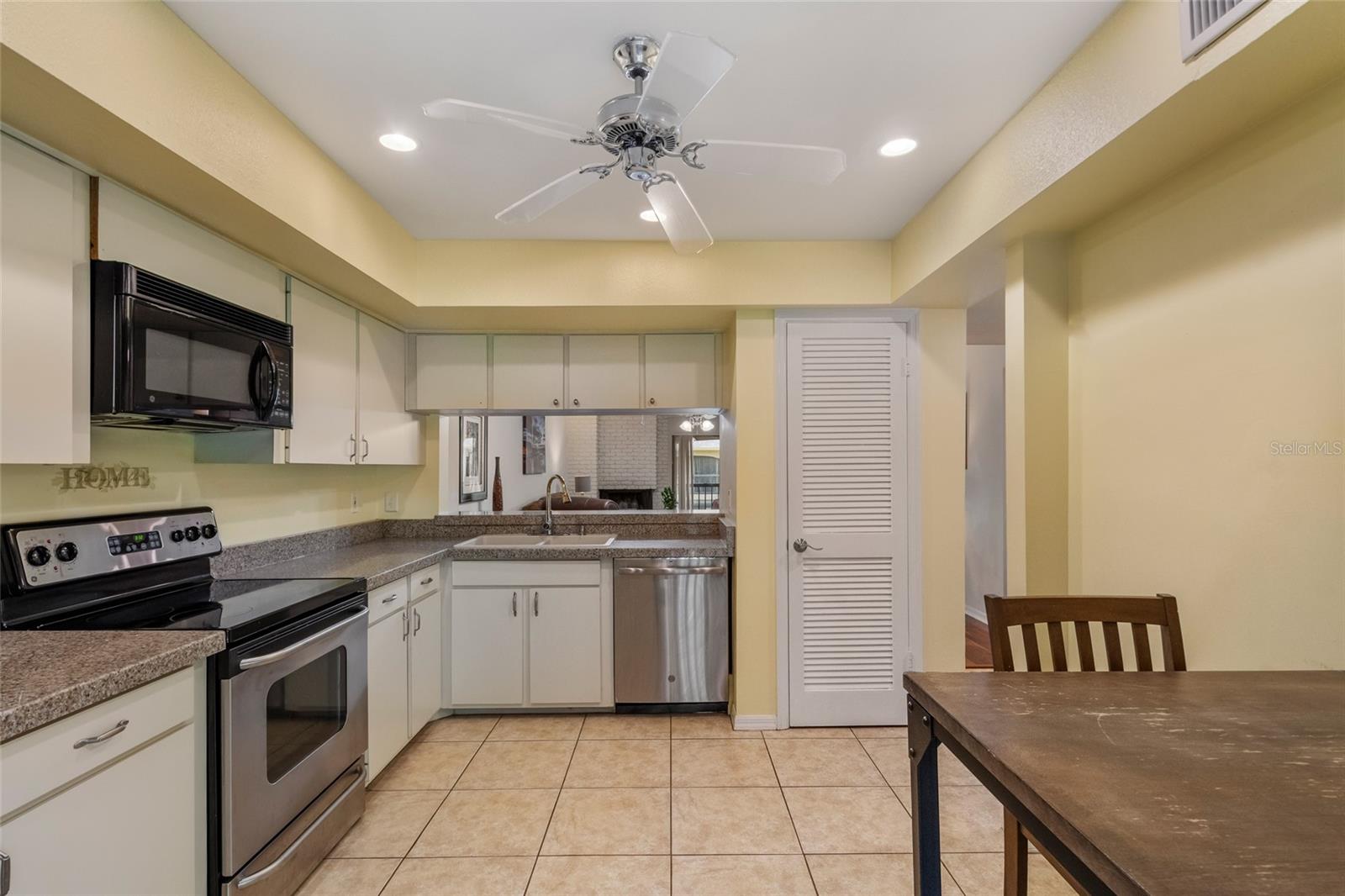 KENSINGTON PARK CONDO - Residential