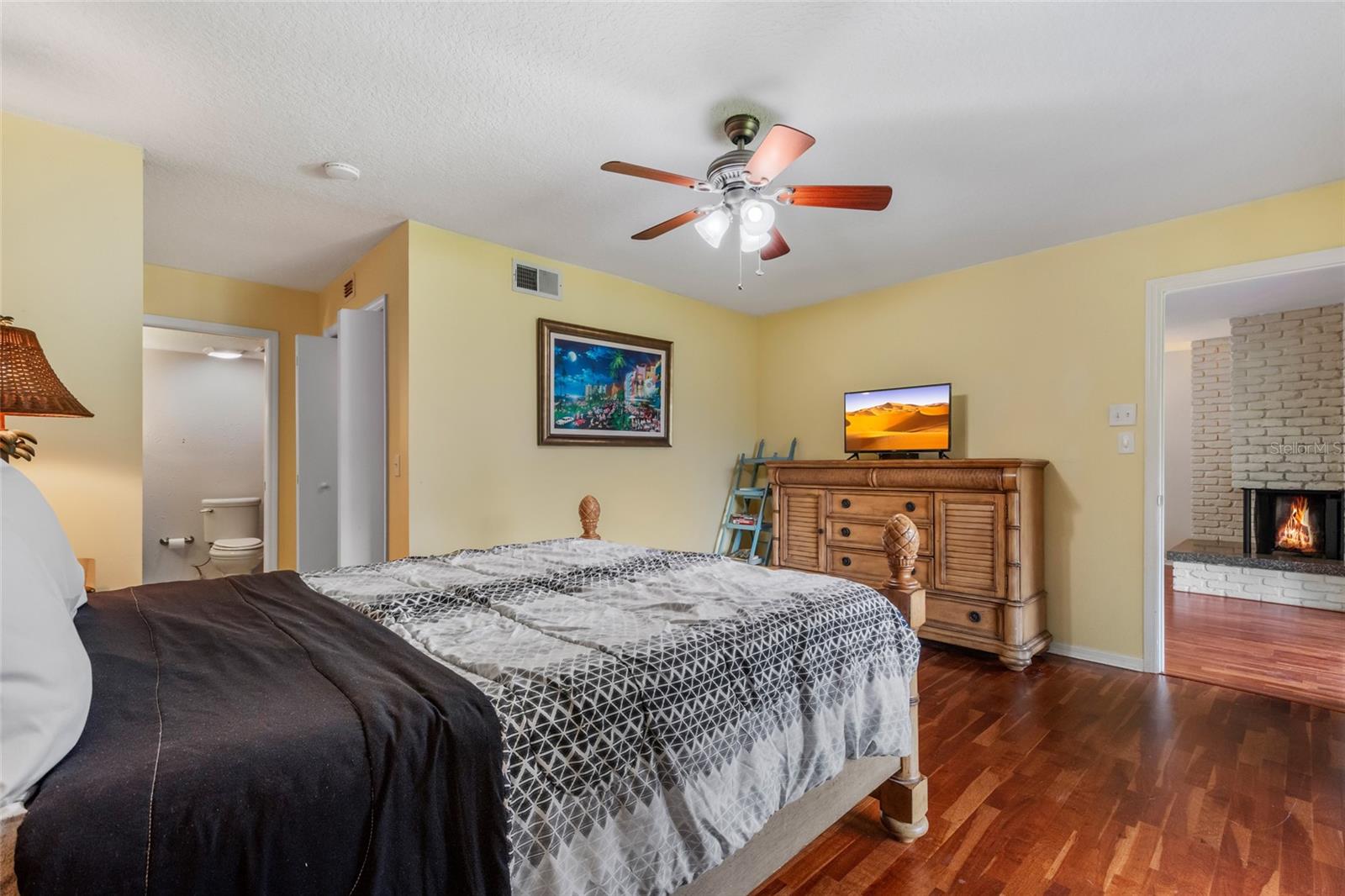 KENSINGTON PARK CONDO - Residential