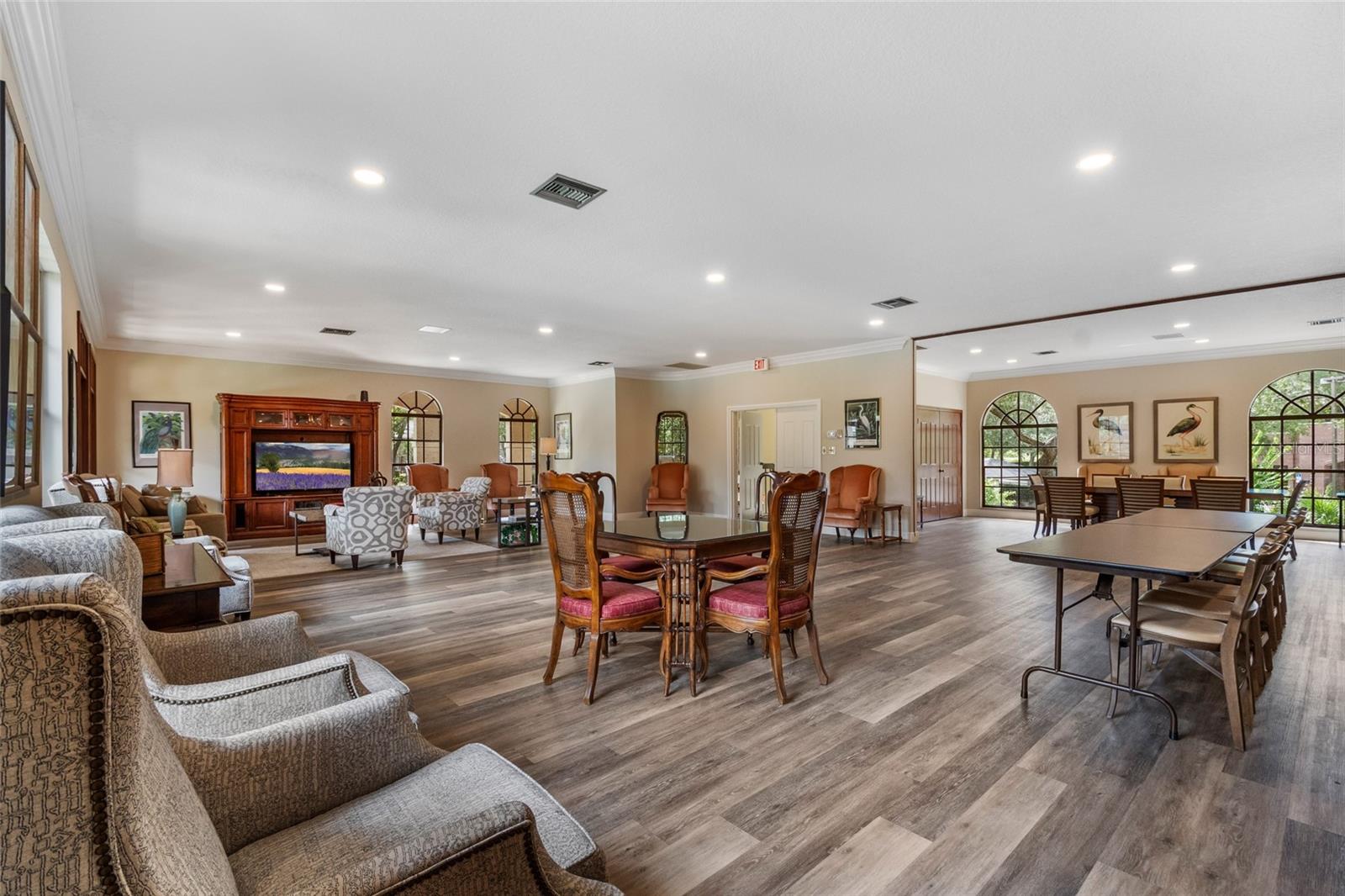 KENSINGTON PARK CONDO - Residential