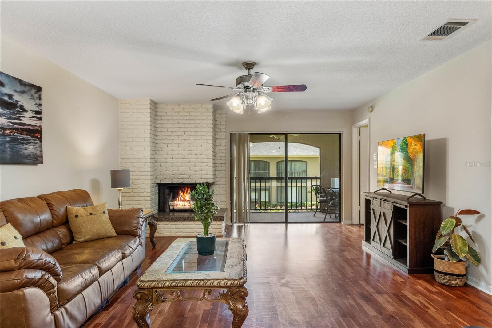 KENSINGTON PARK CONDO - Residential