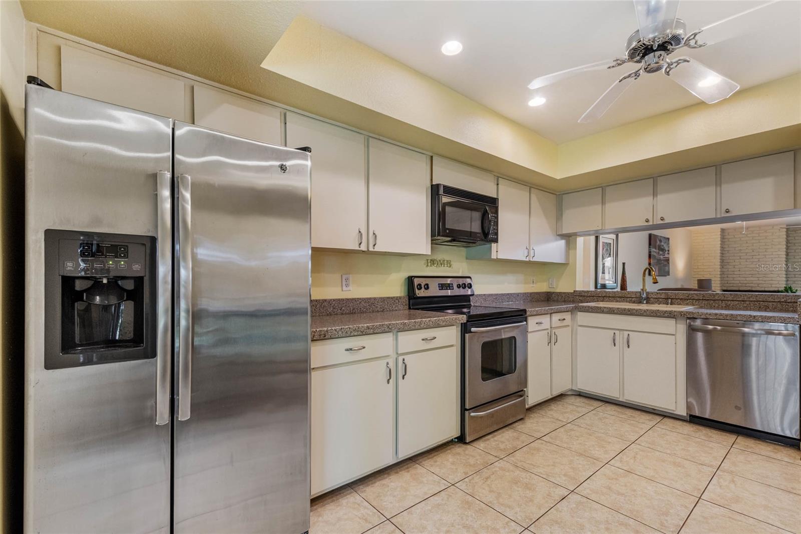 KENSINGTON PARK CONDO - Residential