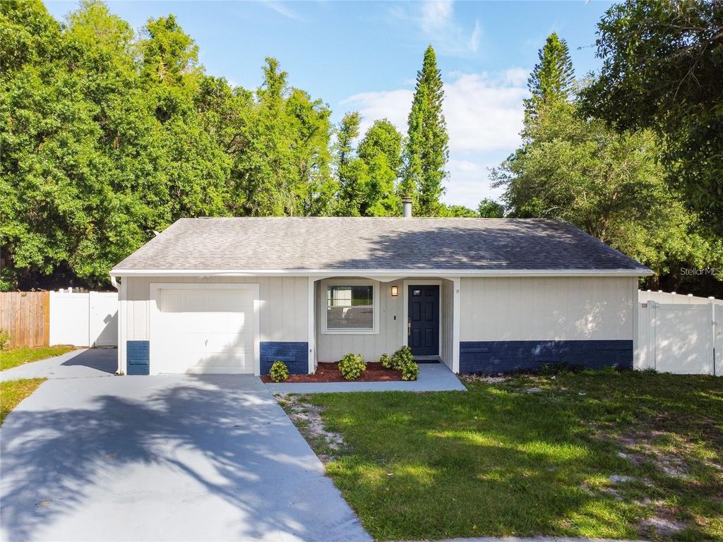 Photo of 14003 Ridgedale Way, Tampa, FL 33625 (MLS # TB8464928)