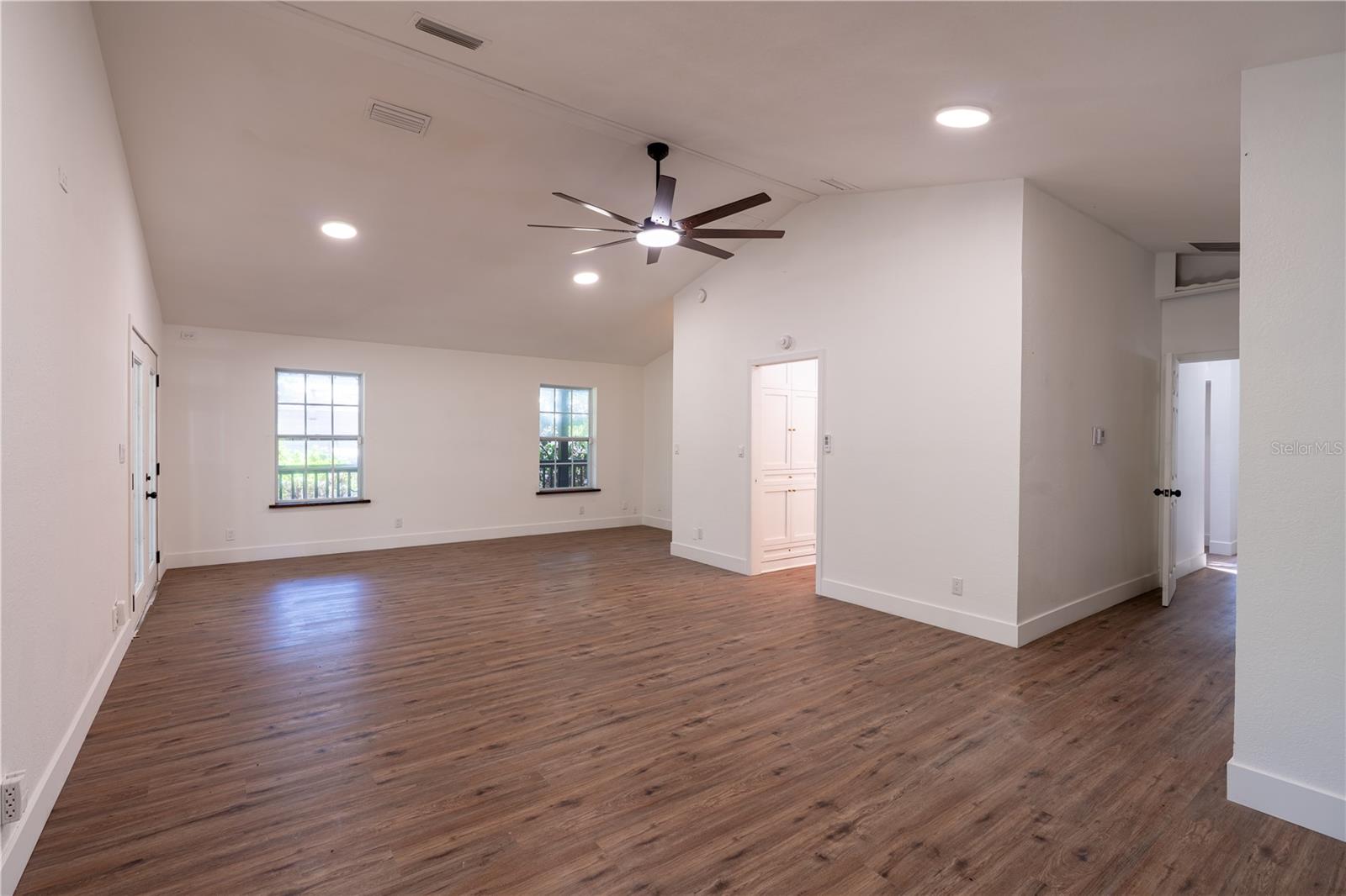 ROLLING PINES - Residential