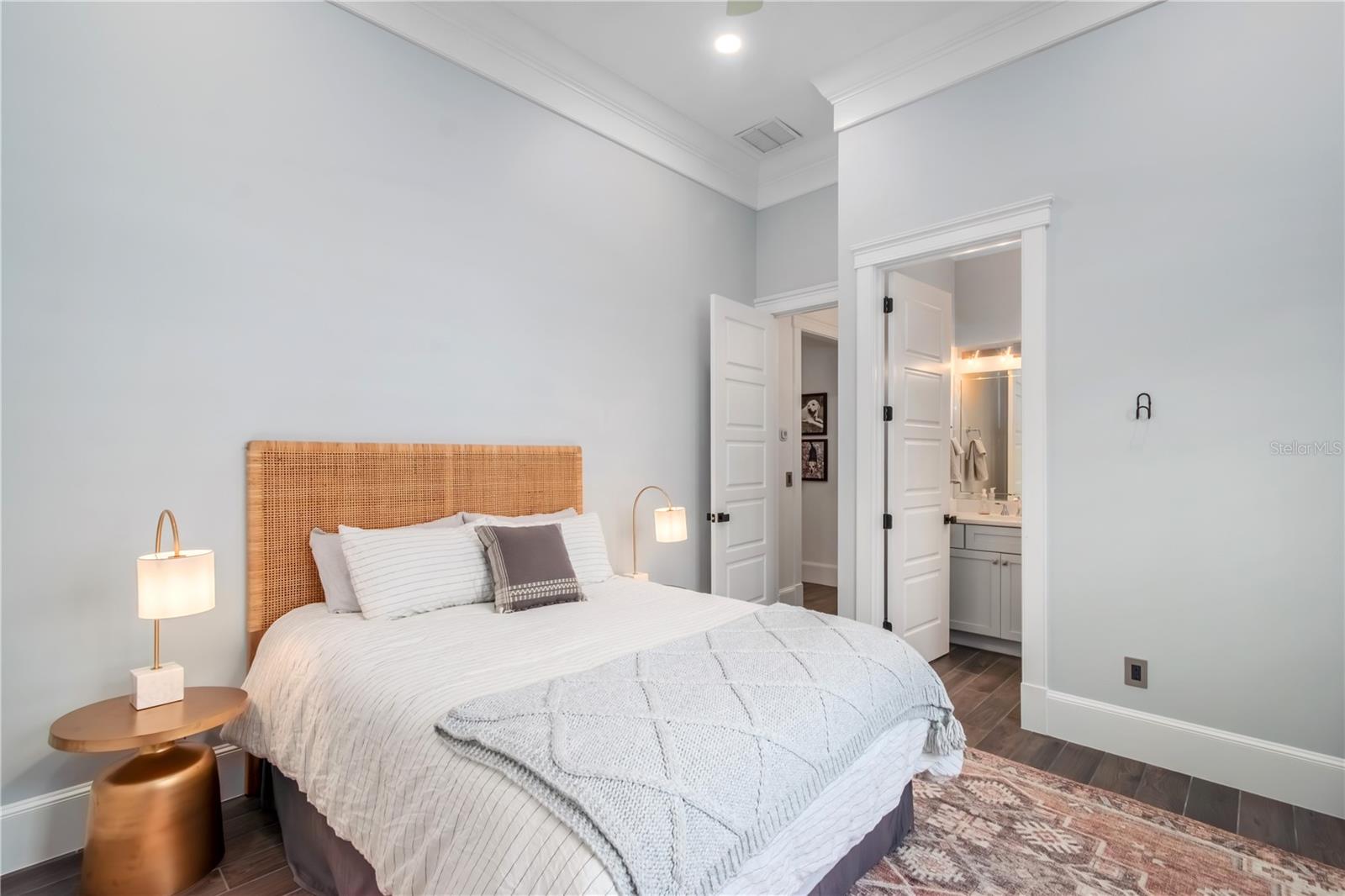 GOLDEN OCALA - Residential