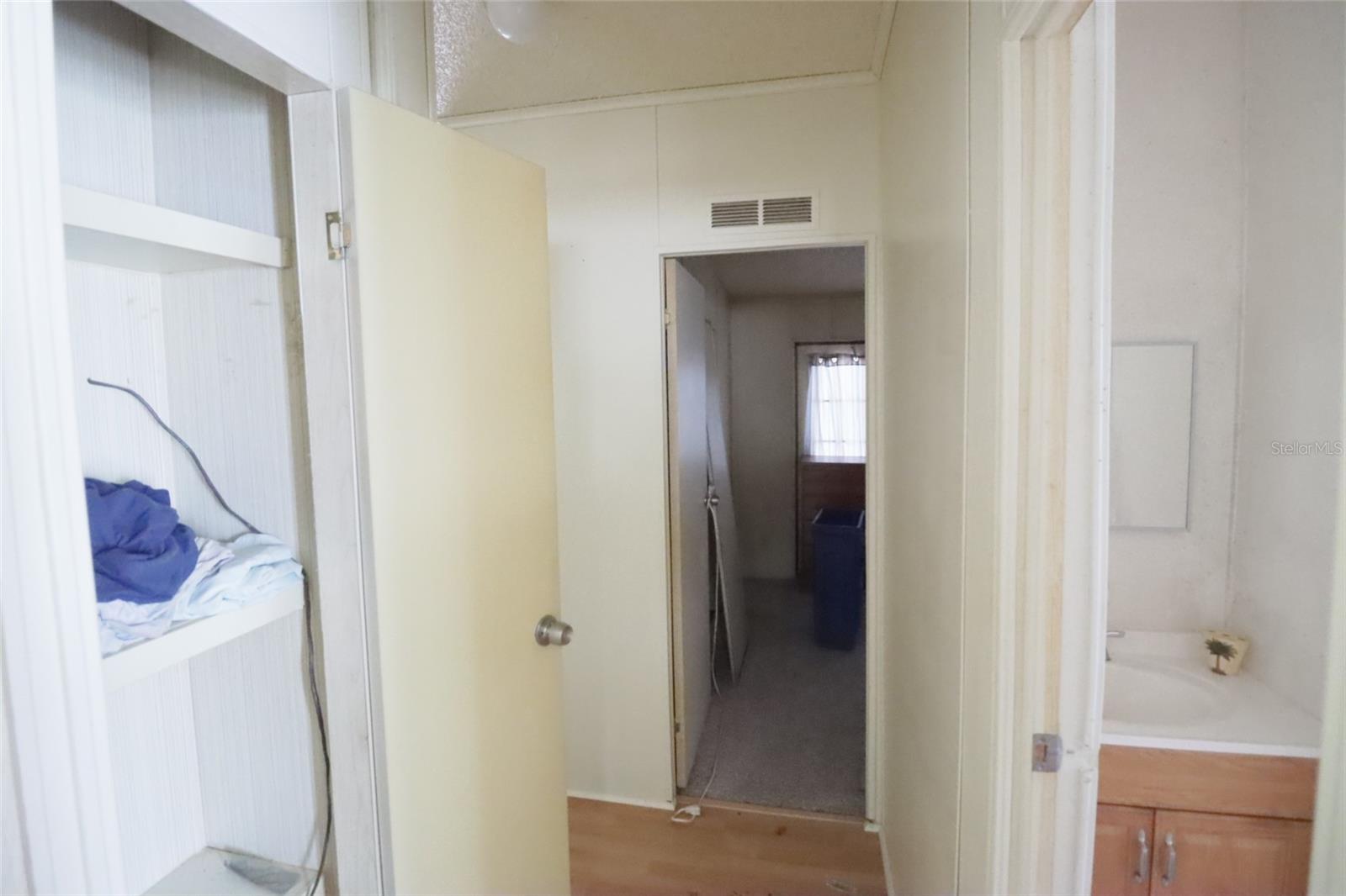 KERSHORES - Residential