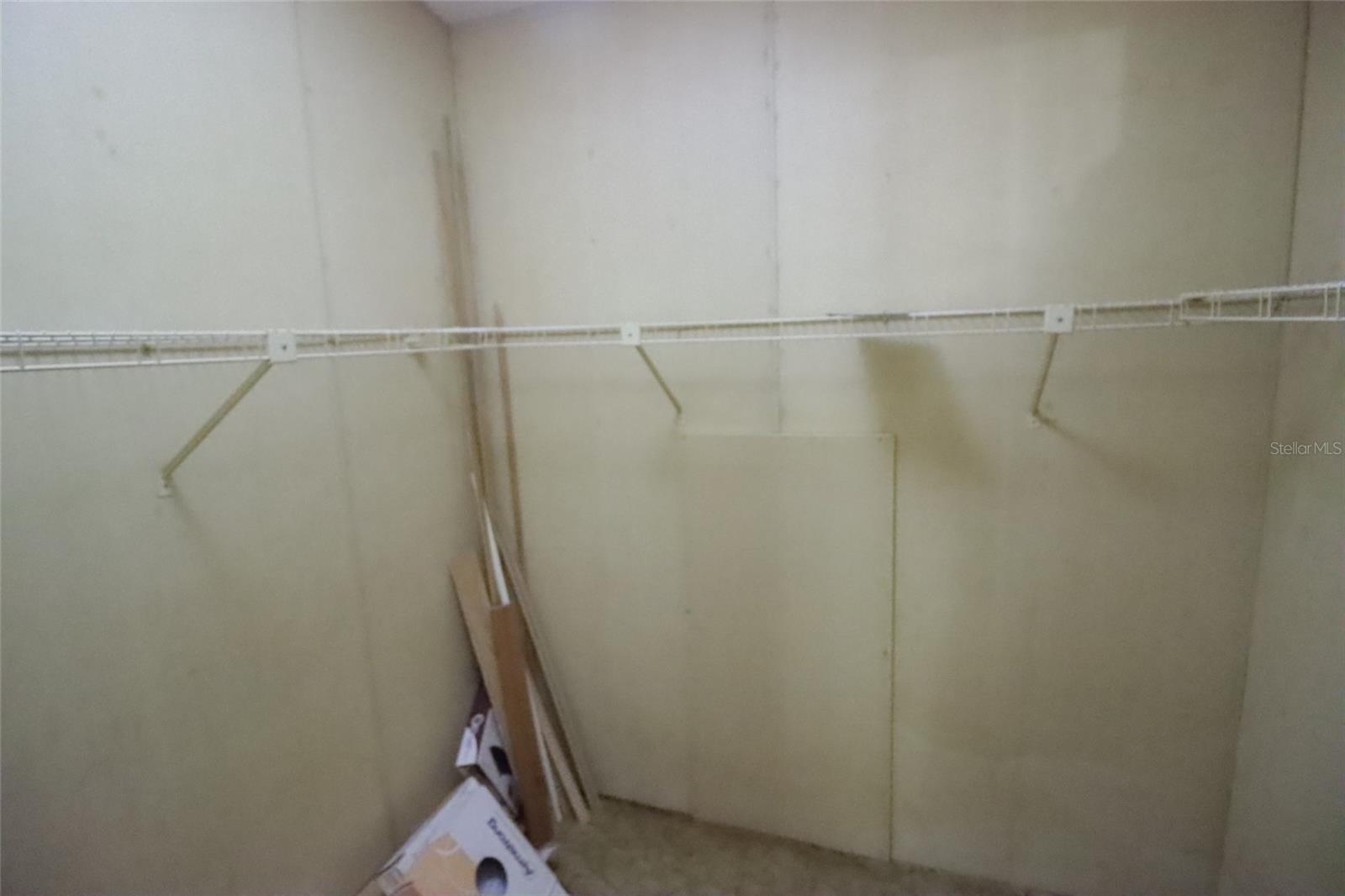 KERSHORES - Residential