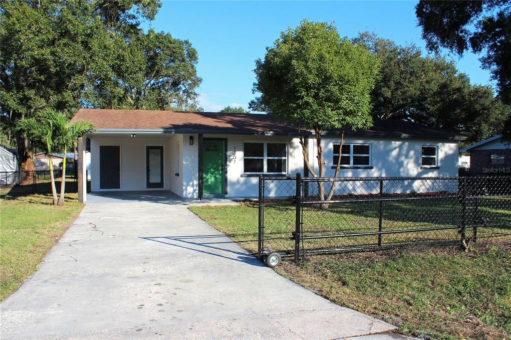 Photo of 1307 Long Street, Lakeland, FL 33801 (MLS # L4956960)
