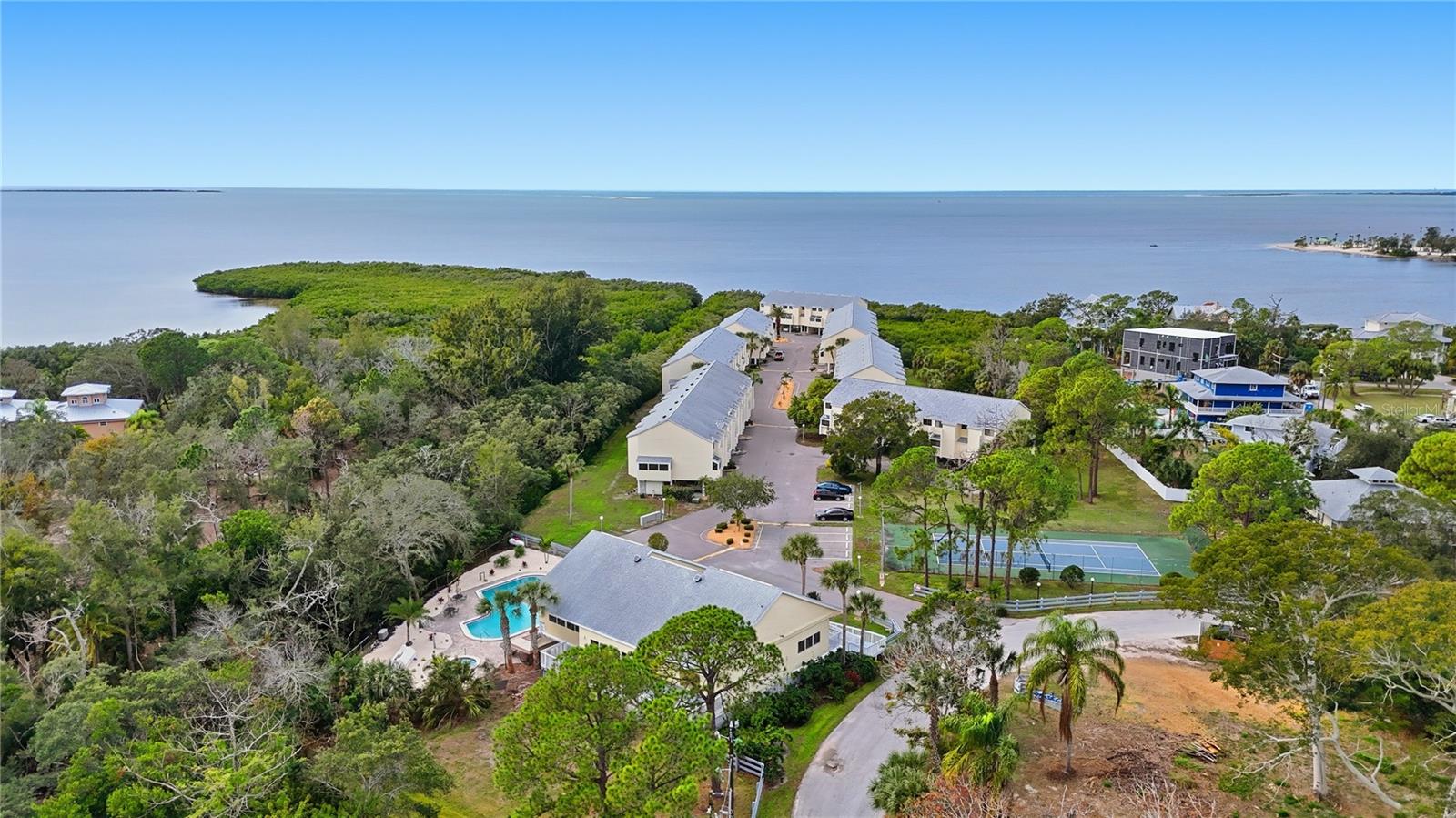 ISLAND CLUB OF TARPON - Residential