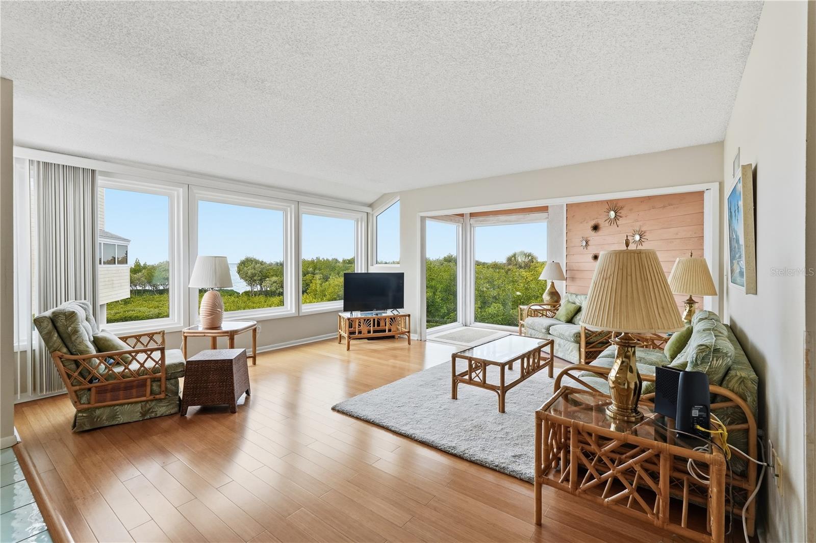 ISLAND CLUB OF TARPON - Residential