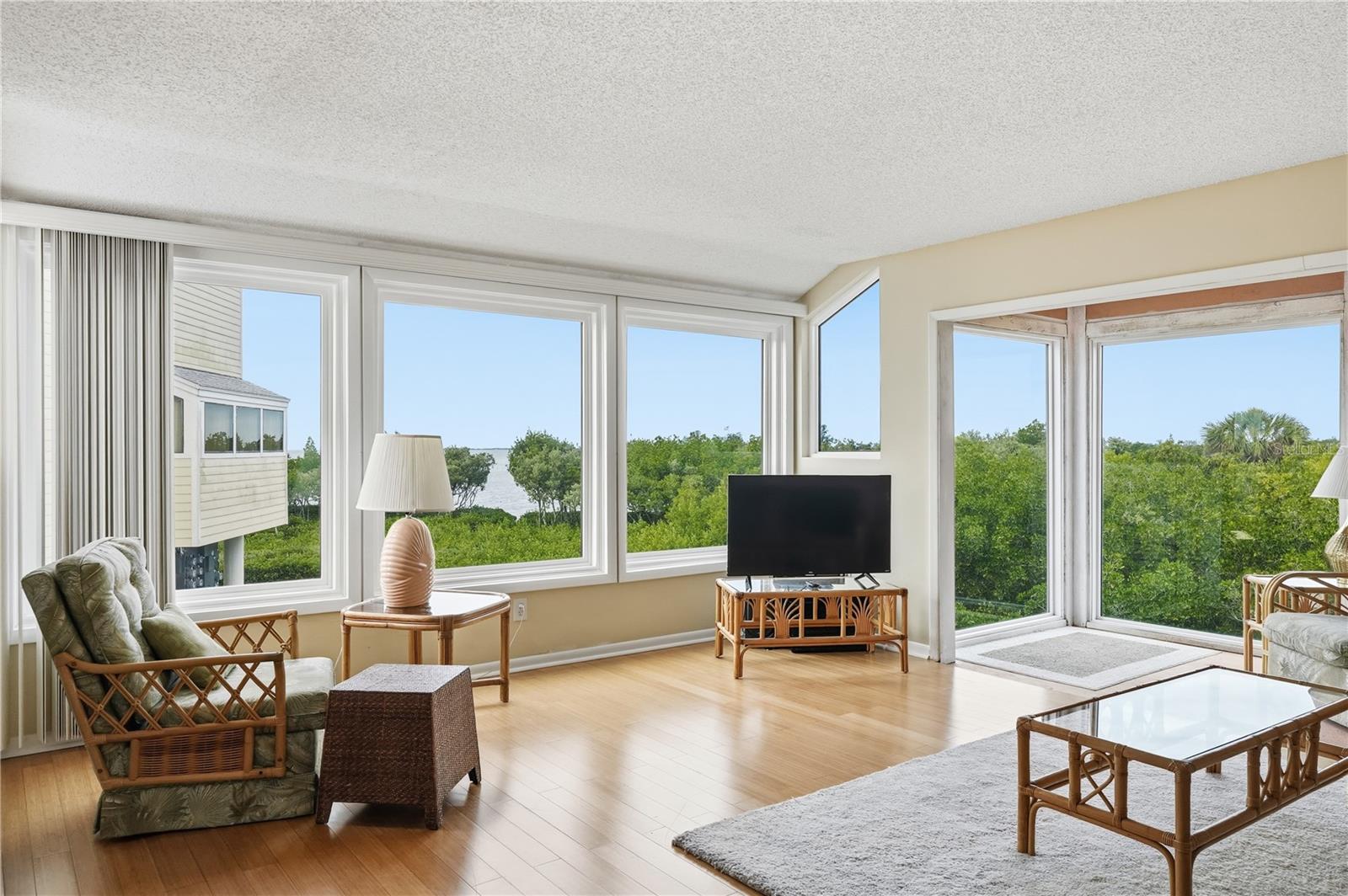 ISLAND CLUB OF TARPON - Residential