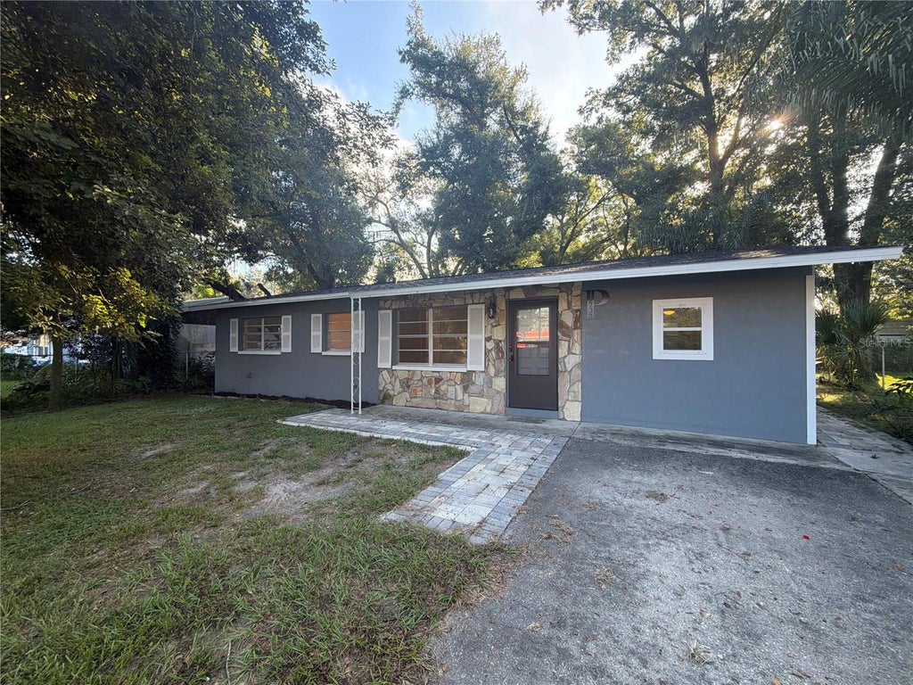 Photo of 13732 21st Street, Dade City, FL 33525 (MLS # TB8552200)