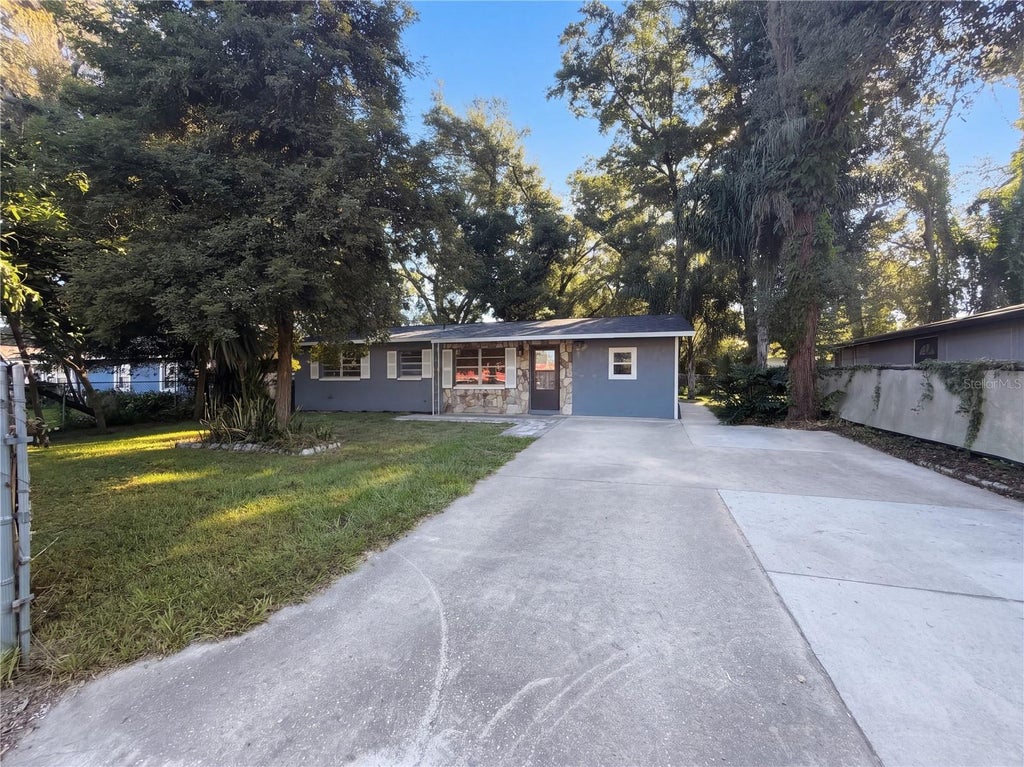 Photo of 13732 21st Street, Dade City, FL 33525 (MLS # TB8552200)