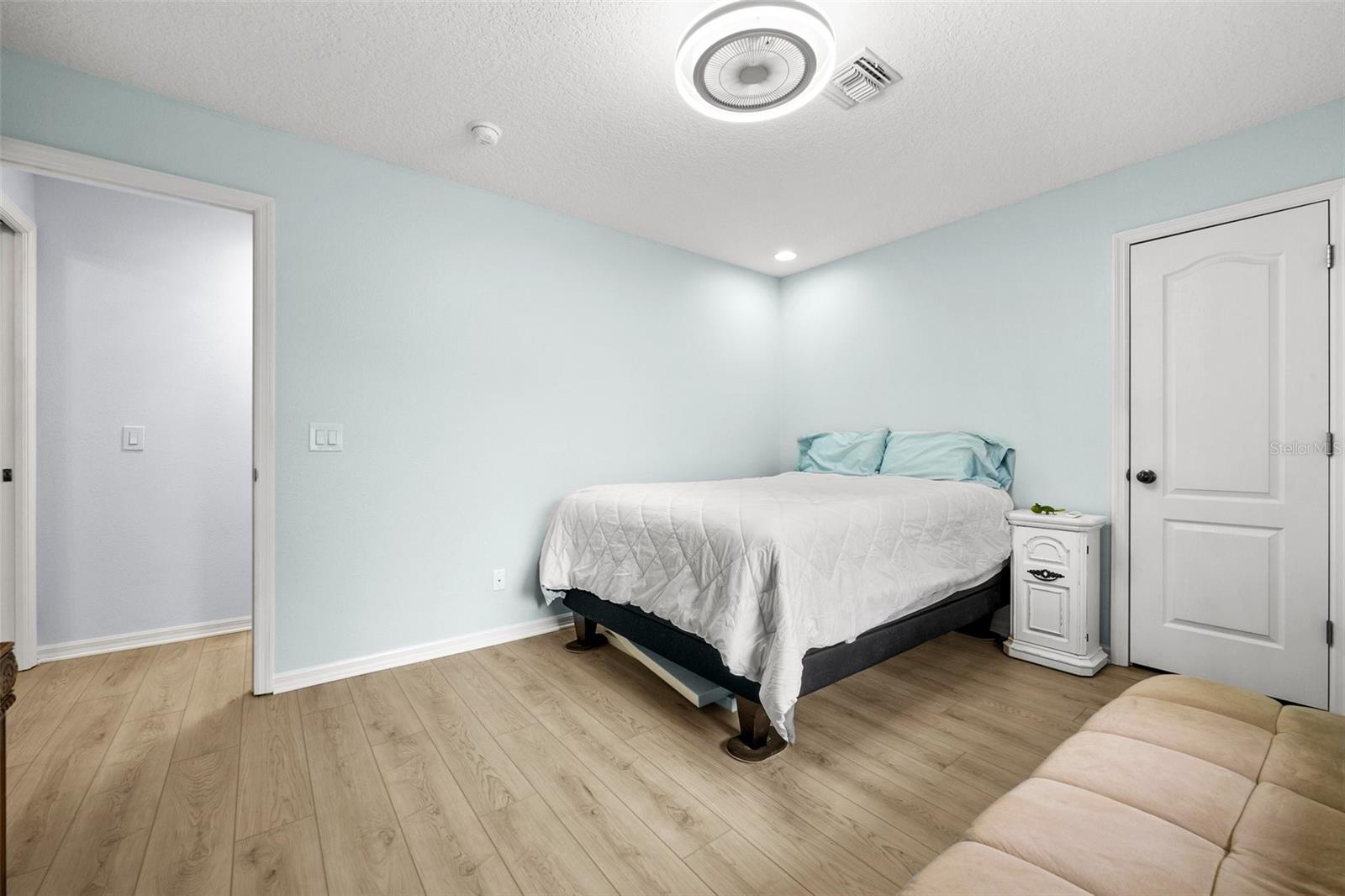 ARTIST ACRES - Residential