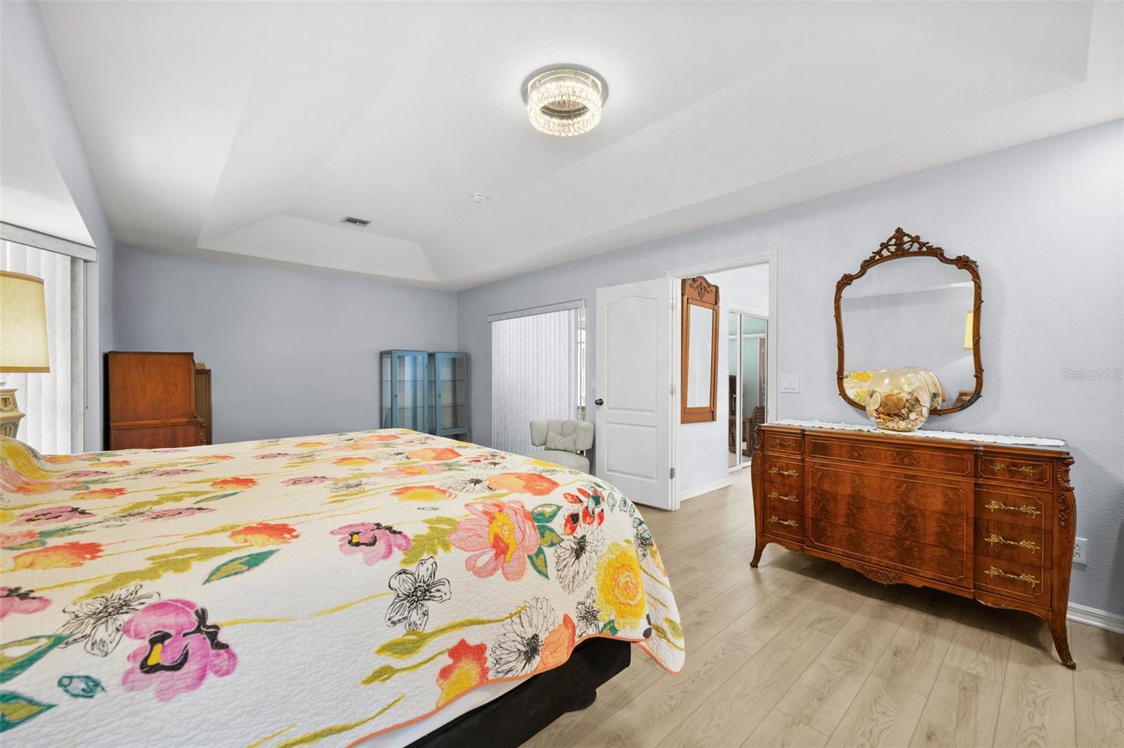 ARTIST ACRES - Residential