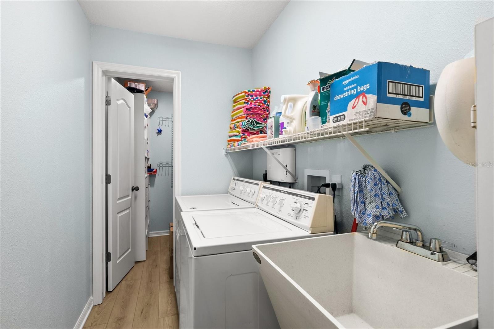 ARTIST ACRES - Residential