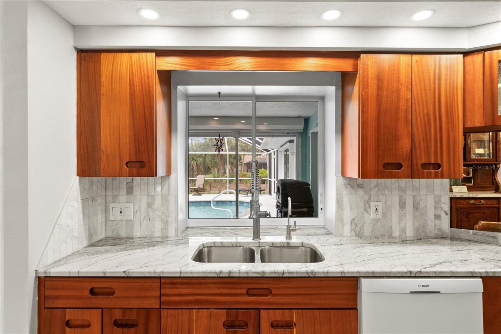 ARTIST ACRES - Residential