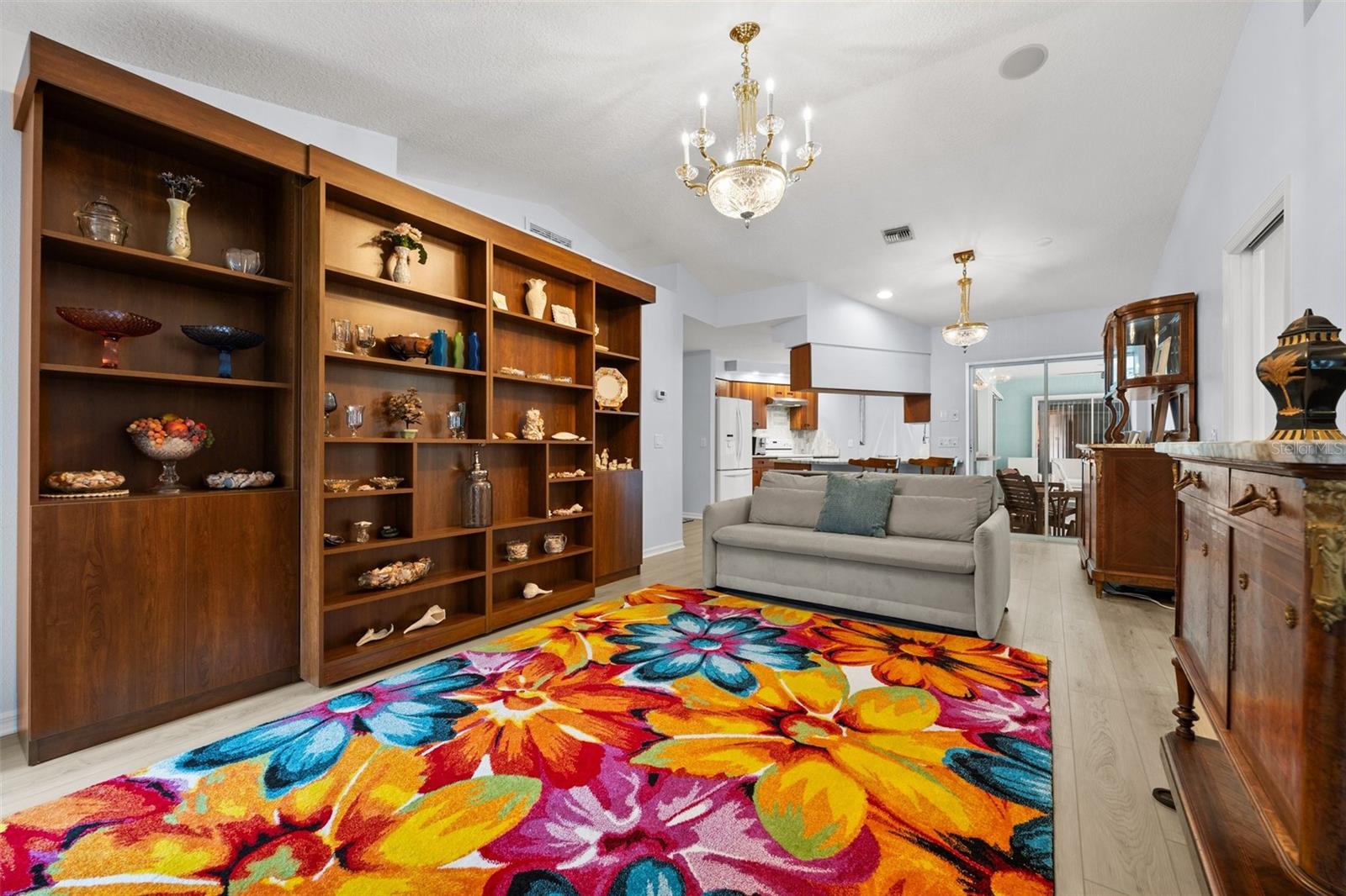 ARTIST ACRES - Residential