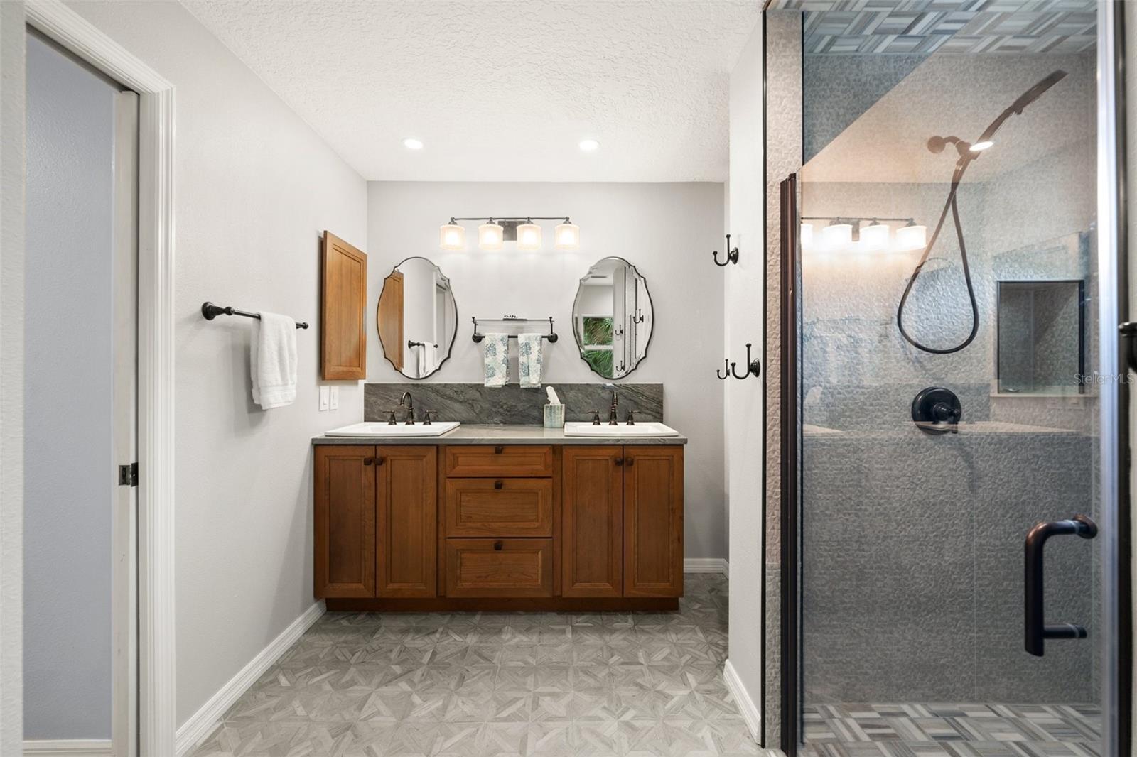 ARTIST ACRES - Residential