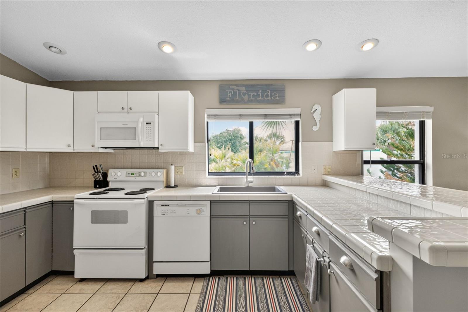 4729 CASABLANCA CIRCLE C21