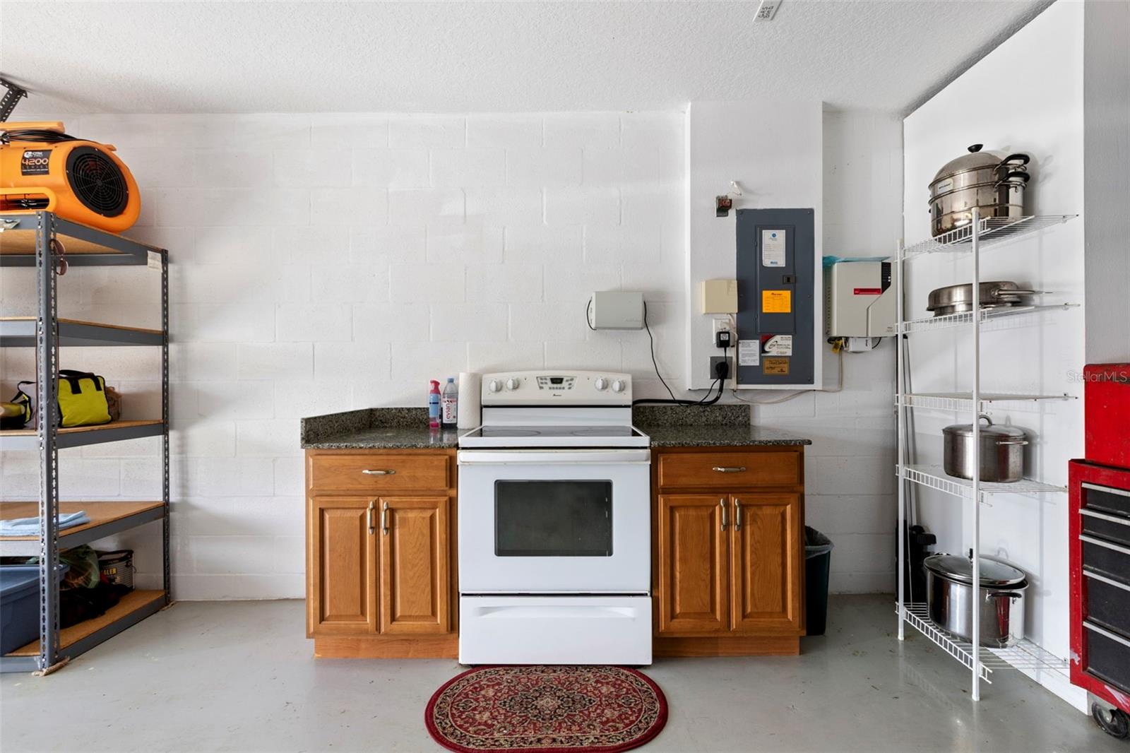 IVY LAKE ESTATES - Residential