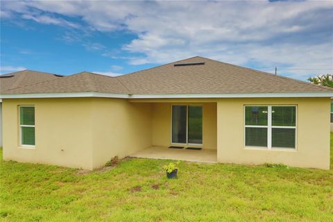 A home in WINTER HAVEN