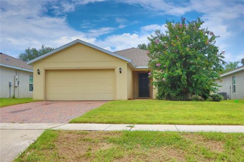 A home in WINTER HAVEN