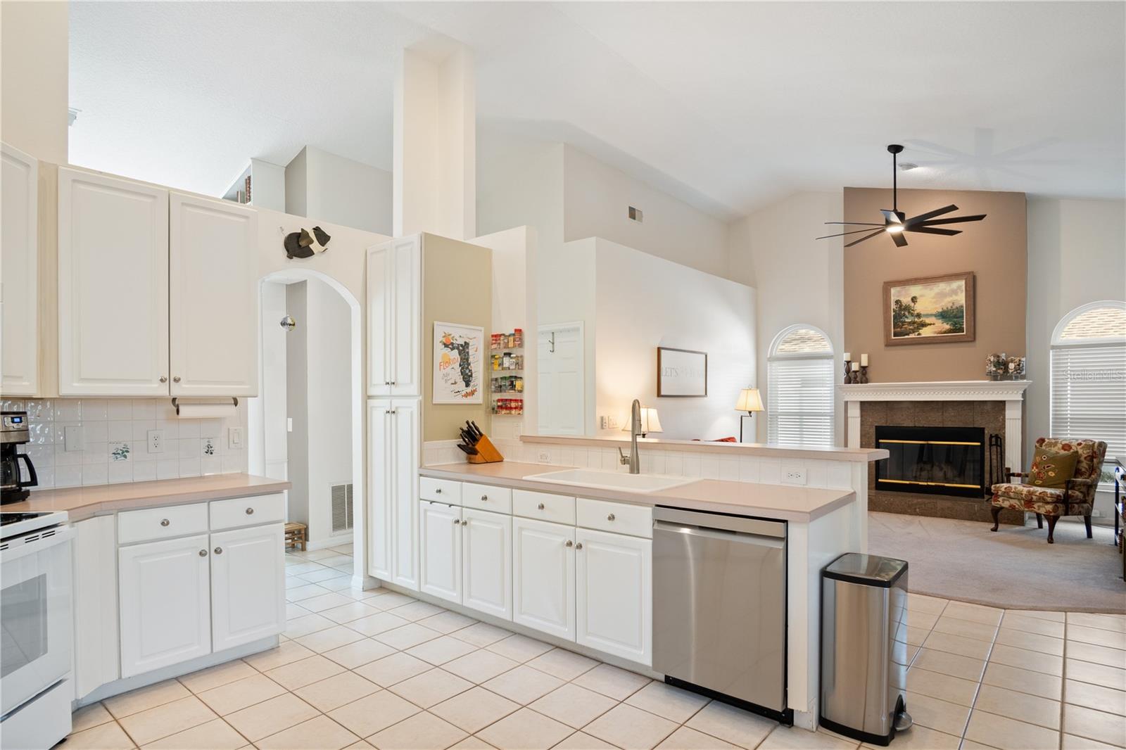 UNIVERSITY ESTATES - Residential