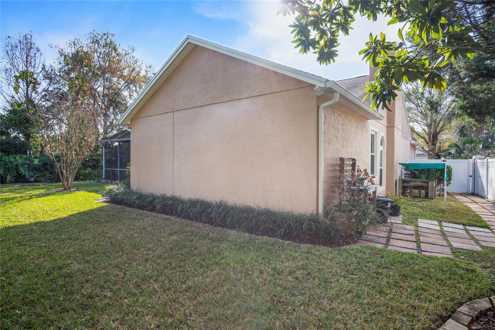 UNIVERSITY ESTATES - Residential