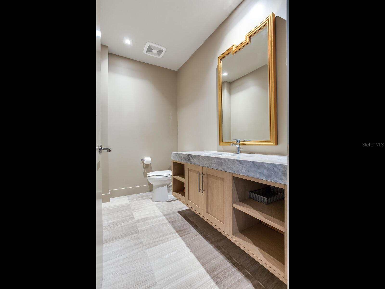 2912 W SANTIAGO STREET 803