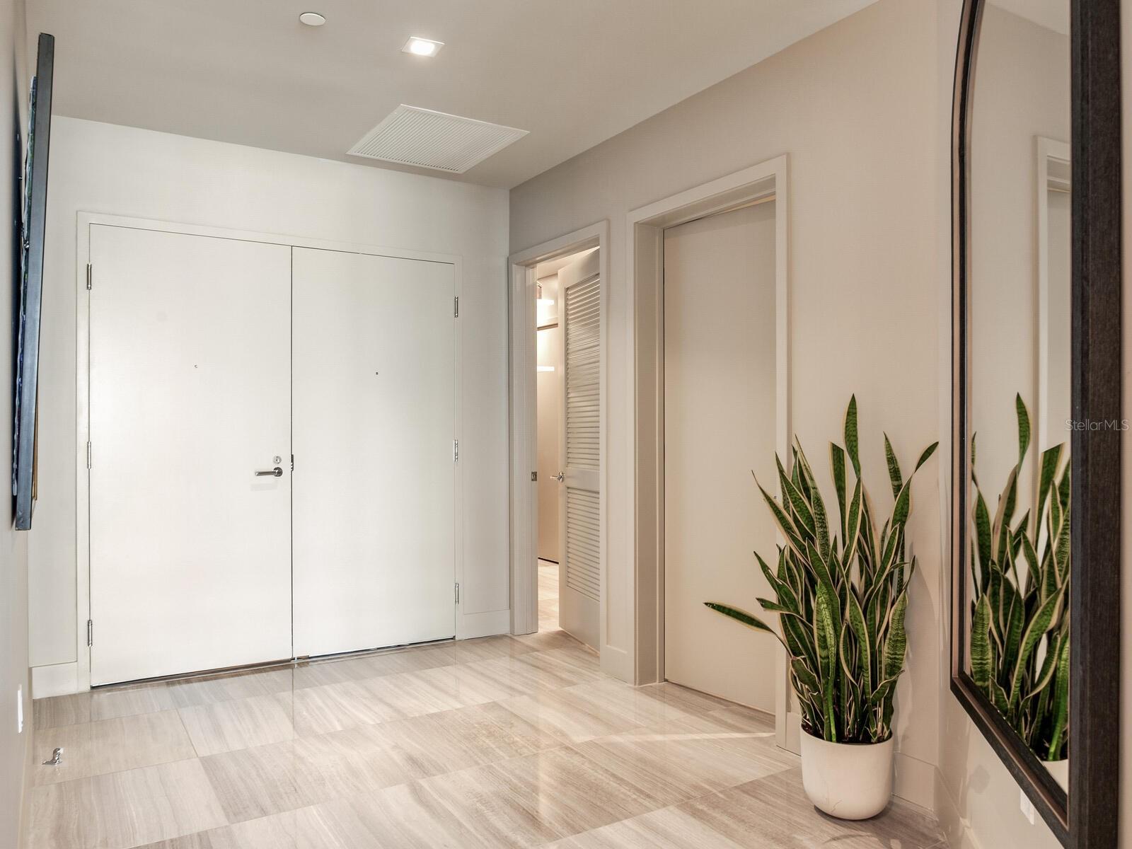 2912 W SANTIAGO STREET 803