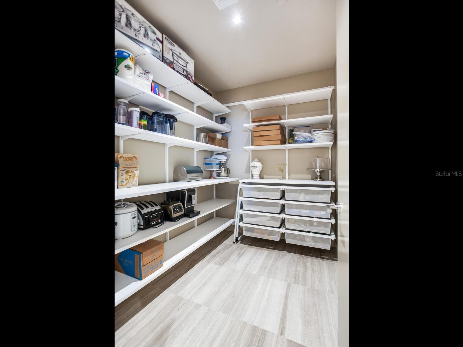 BAYSHORE YSABELLA A CONDOMINIUM - Residential