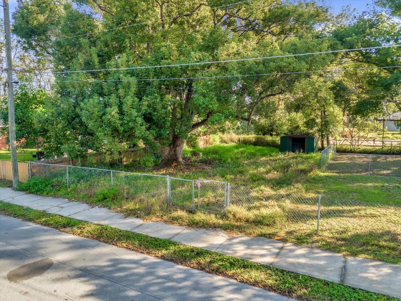 1620 N RHODES STREET
